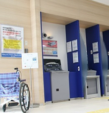 点字ブロック・車いす用ＡＴＭ